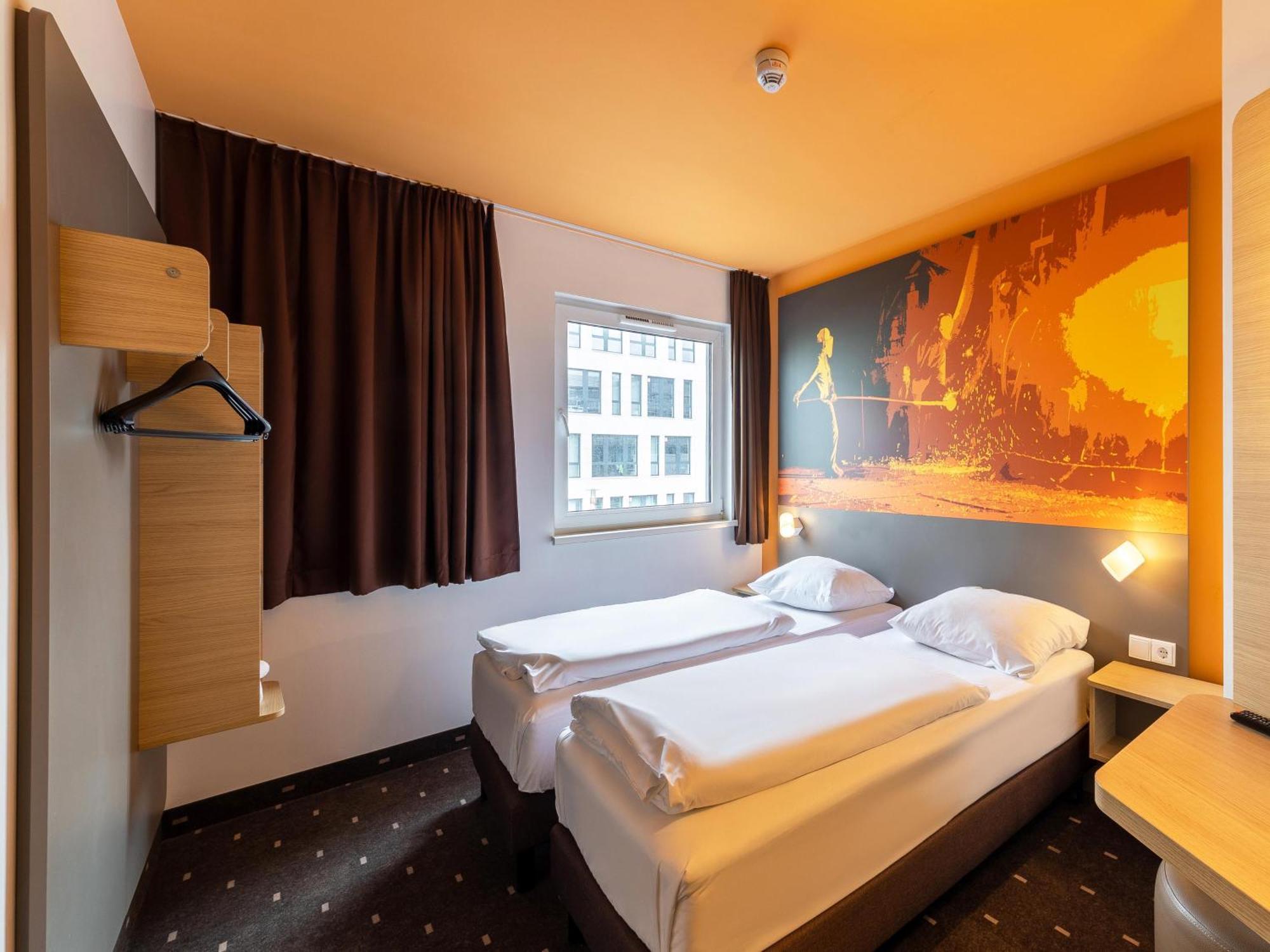 B&B Hotel Essen-City Экстерьер фото