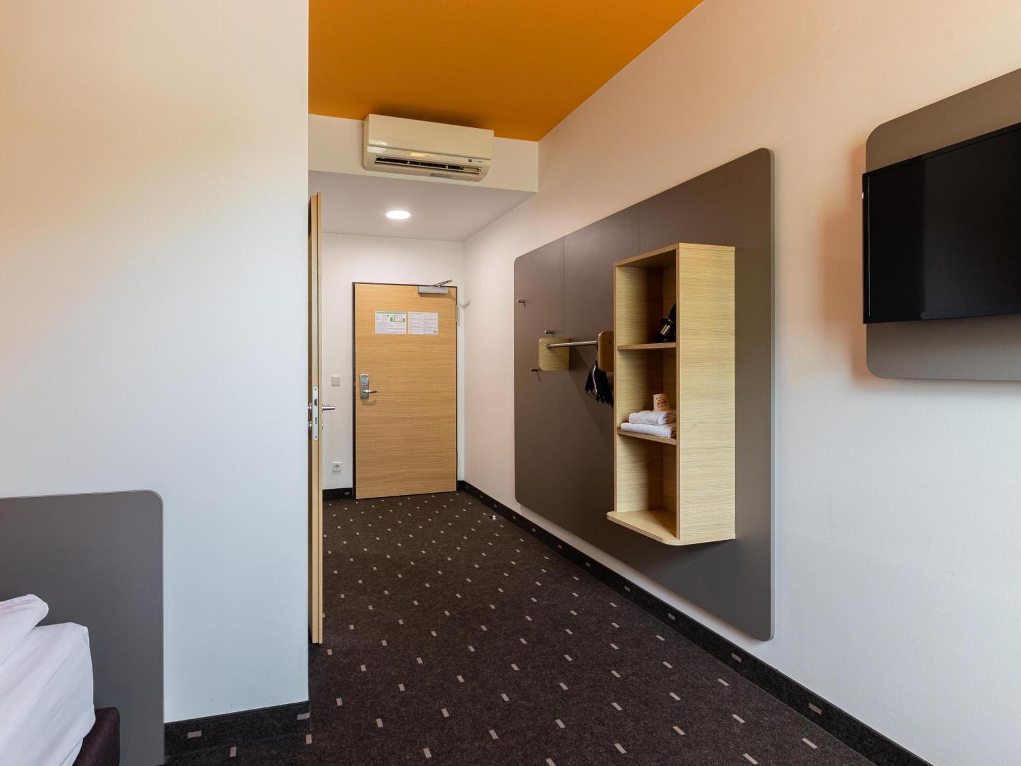 B&B Hotel Essen-City Экстерьер фото
